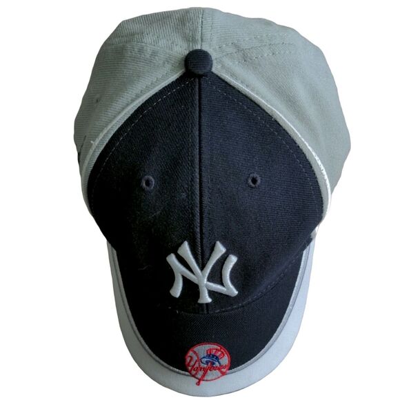 New York Yankees MLB Twins Enterprise Embossed Strapback Baseball Hat Cap Y2K - Picture 5 of 11
